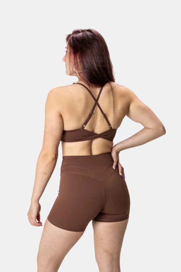 Essence Sculpt Short – Terra Brown tweede afbeelding