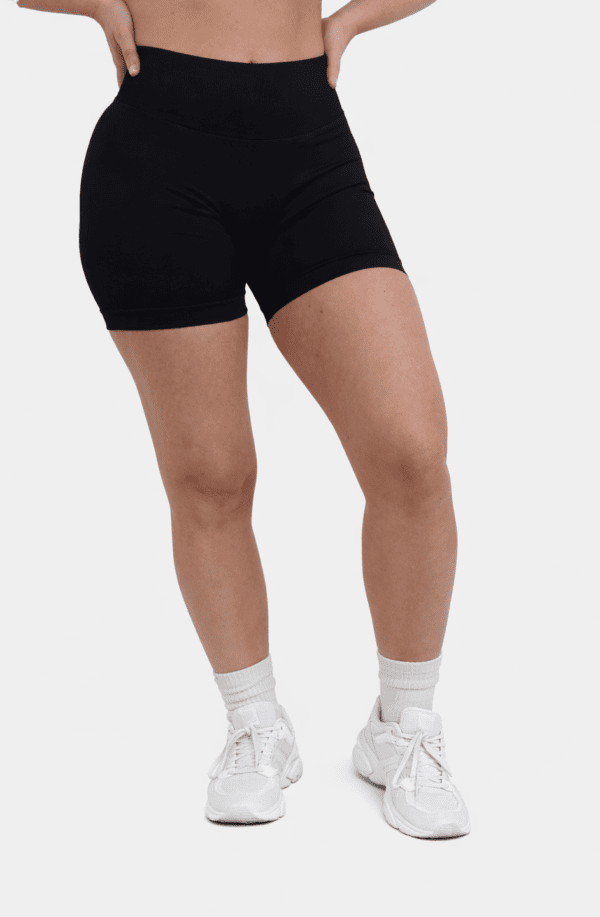 Effortless Contour Shorts – True Black tweede afbeelding