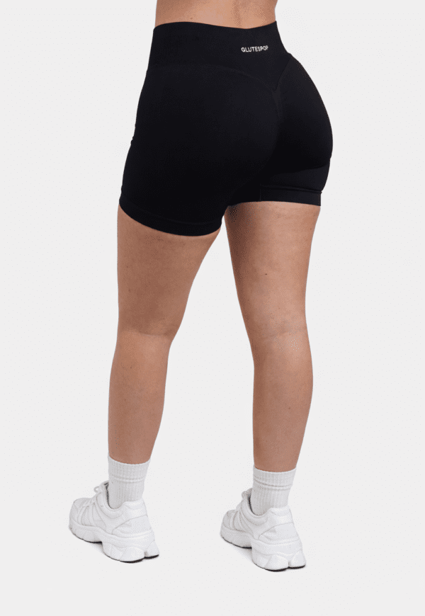 Effortless Contour Shorts – True Black